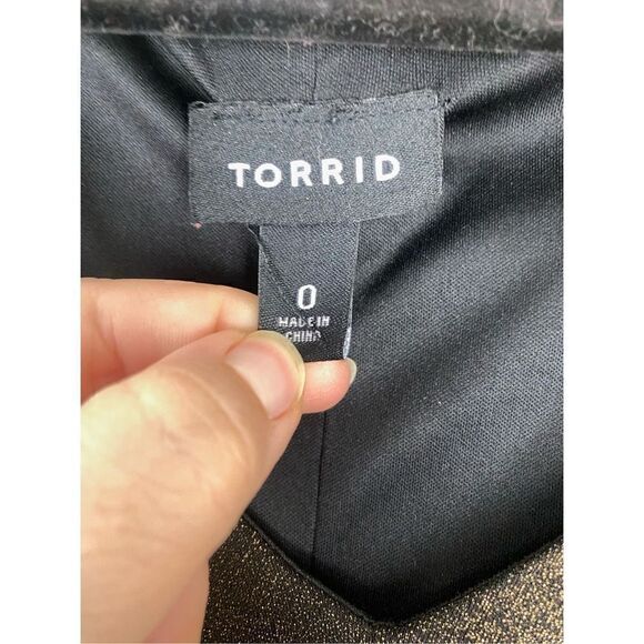 TORRID Gold Shimmer V Neck Skater Dress F171 - Picture 5 of 8